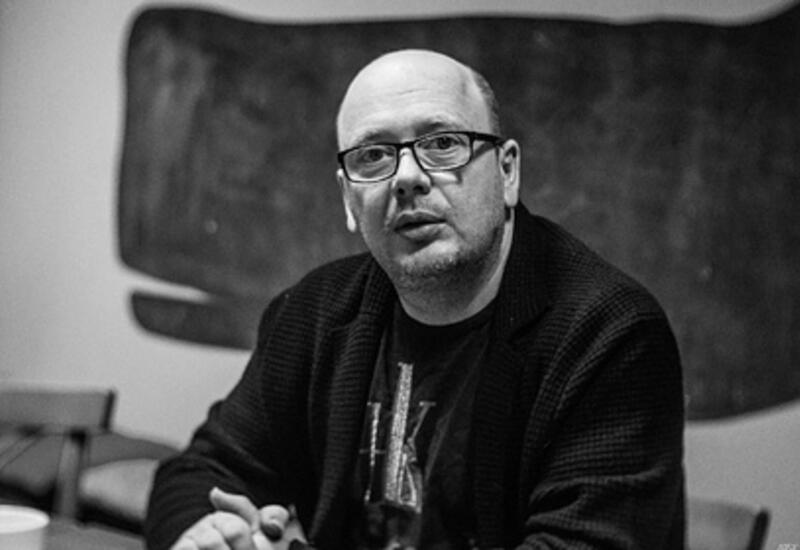 Умер заразившийся коронавирусом писатель Слава Сэ