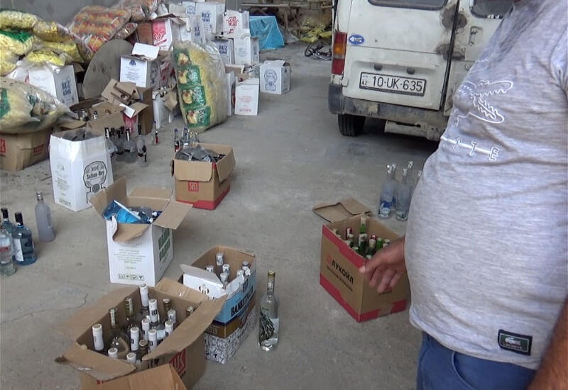 В Баку арестована банда производителей поддельного алкоголя
