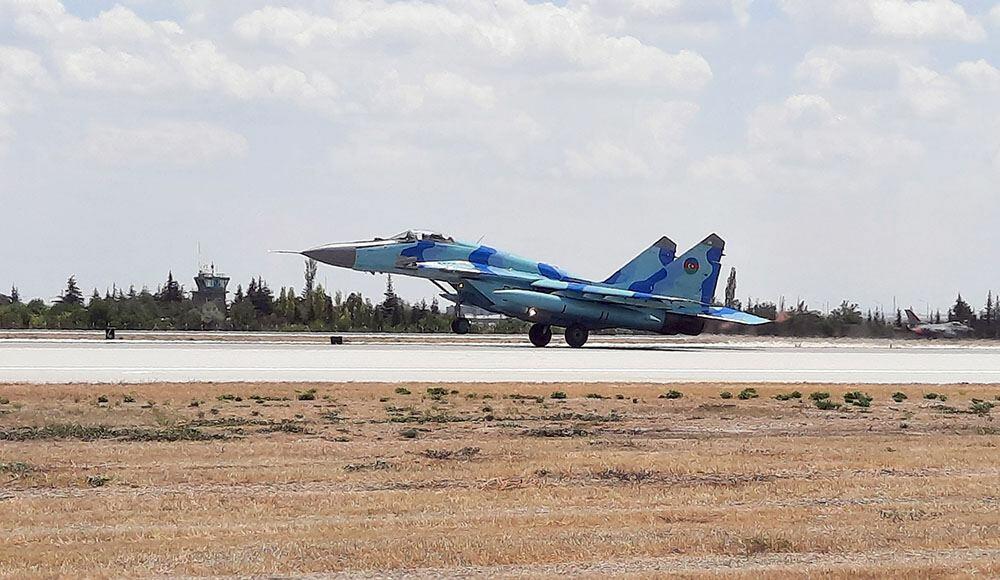 Азербайджанские военные летчики в Турции