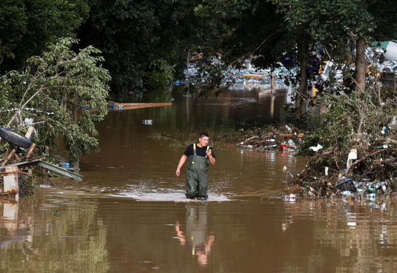 На западе Германии 165 тыс. человек остаются без света