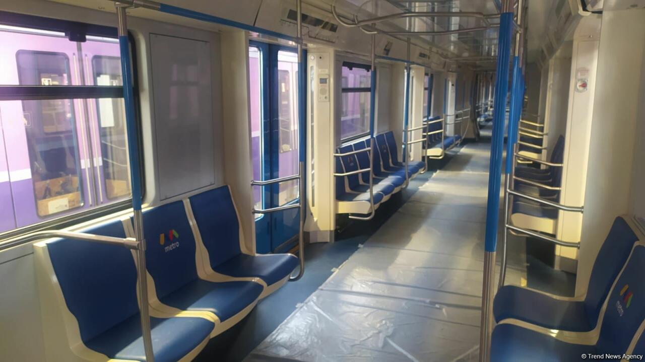 В Баку из России доставлены 20 новых вагонов метро