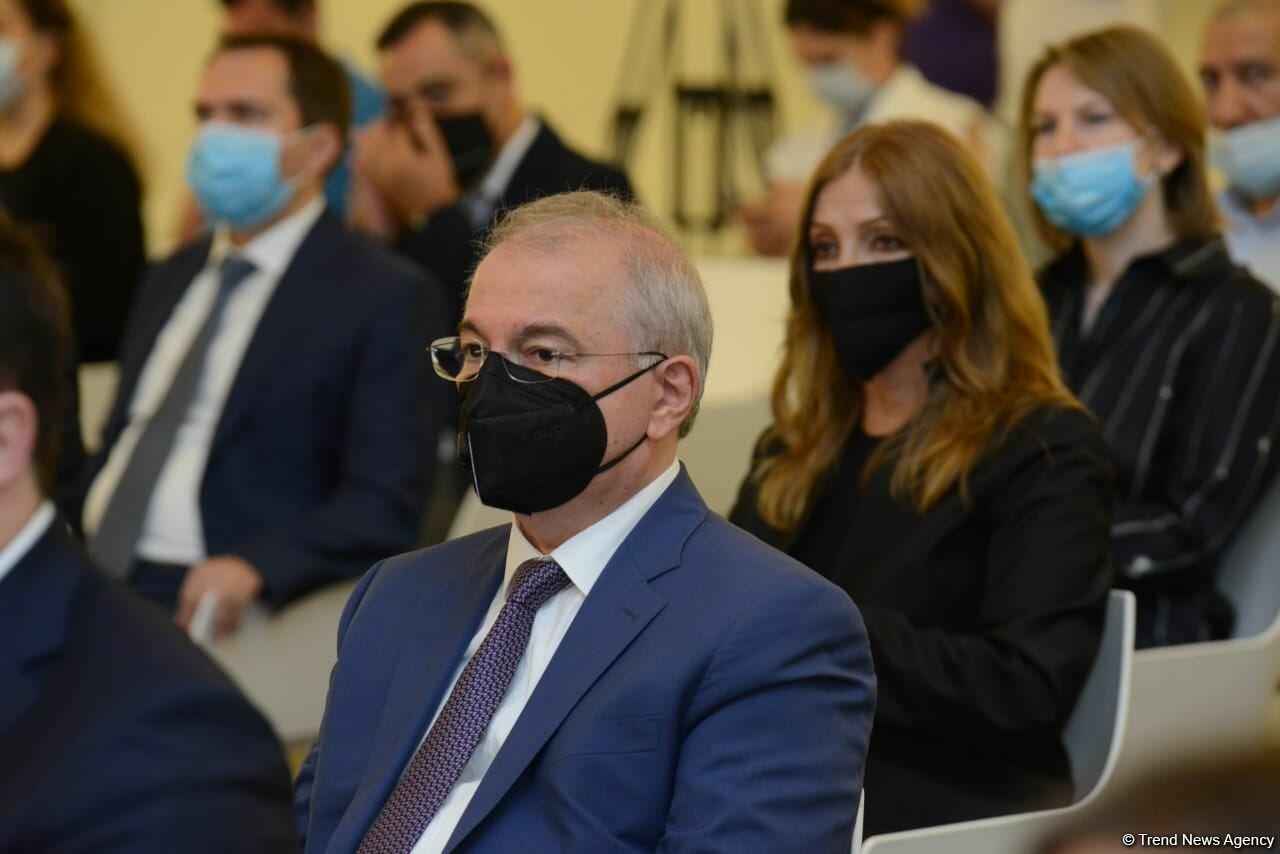 На мировой рынок политических и экономических новостей выходит новый амбициозный игрок