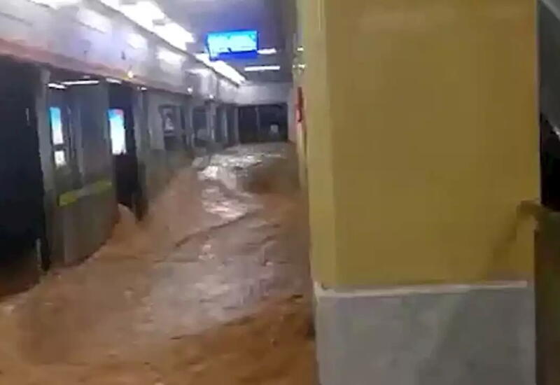 В Китае затопило метро