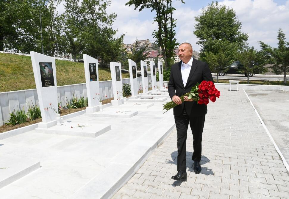 Президент Ильхам Алиев посетил Аллею шехидов в Дашкесане