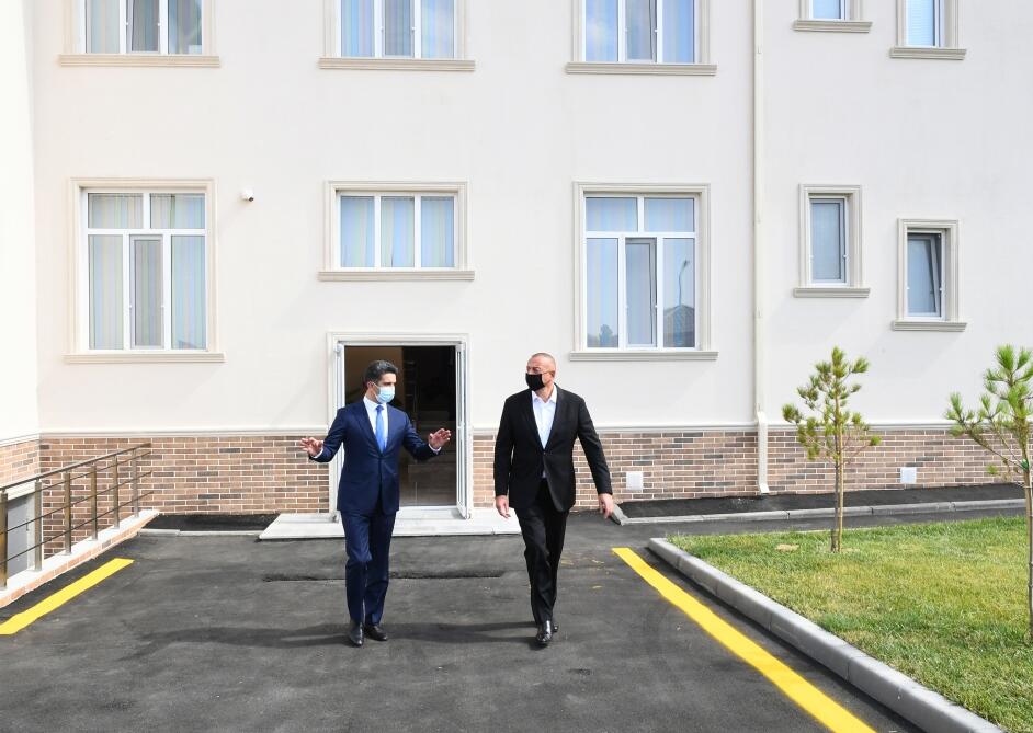 Президент Ильхам Алиев принял участие в сдаче в эксплуатацию детсада-яслей на 200 мест в Нафталане