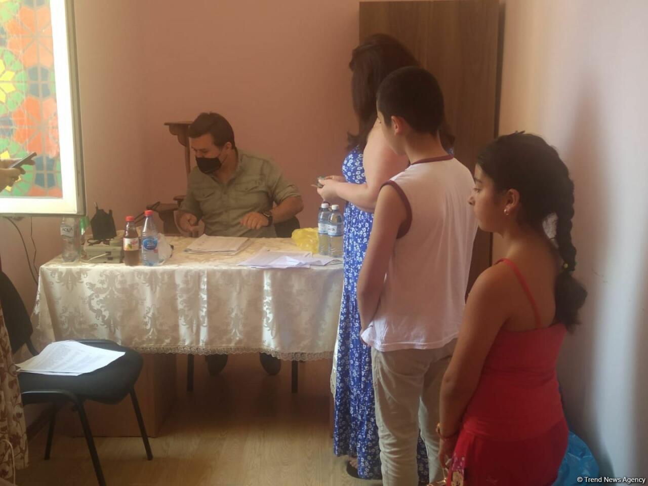 Deputat Sevil Mikayılovanın təşəbbüsü ilə Xudatda Qurban bayramı sovqatı paylanılıb