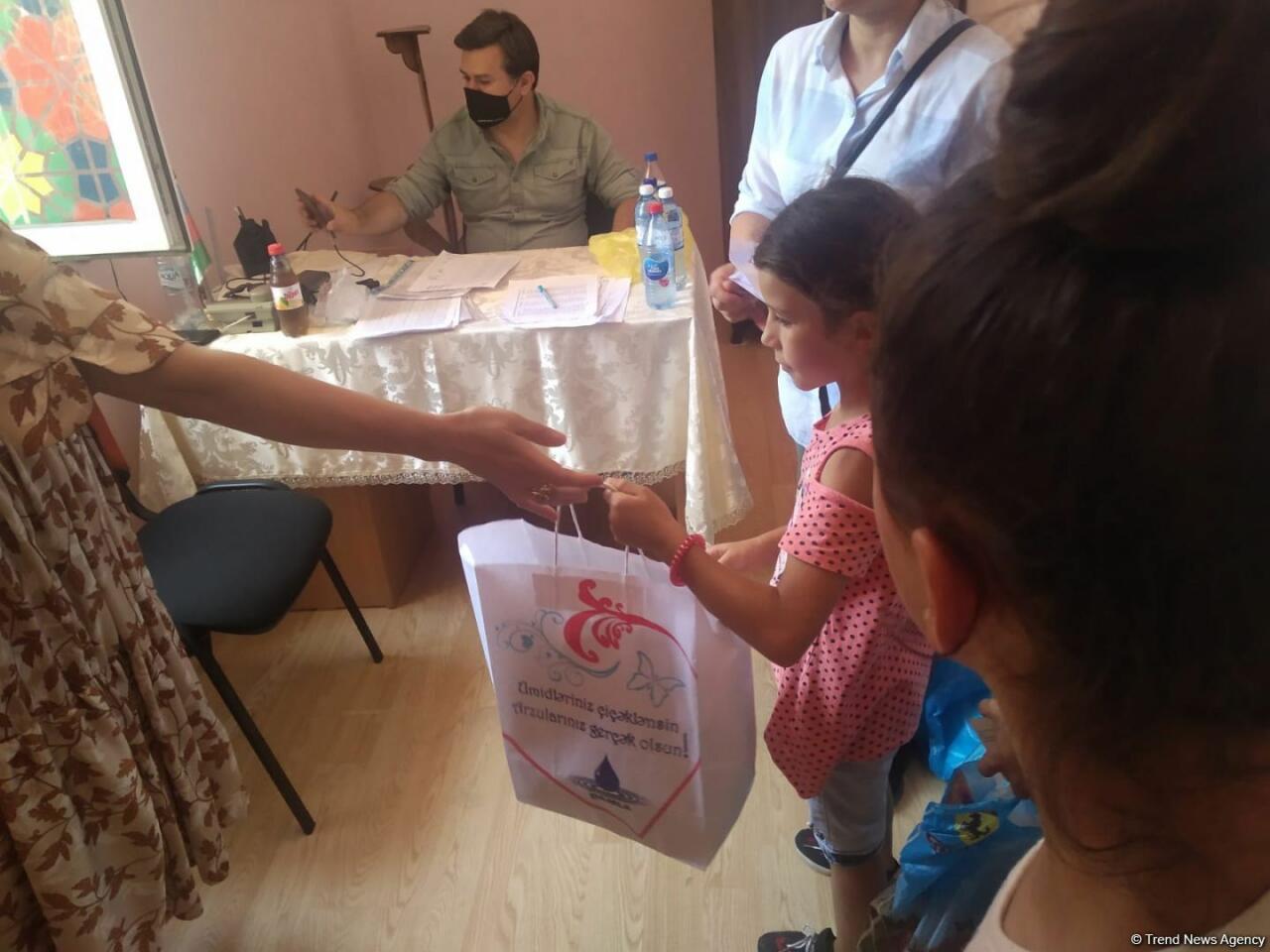 Deputat Sevil Mikayılovanın təşəbbüsü ilə Xudatda Qurban bayramı sovqatı paylanılıb