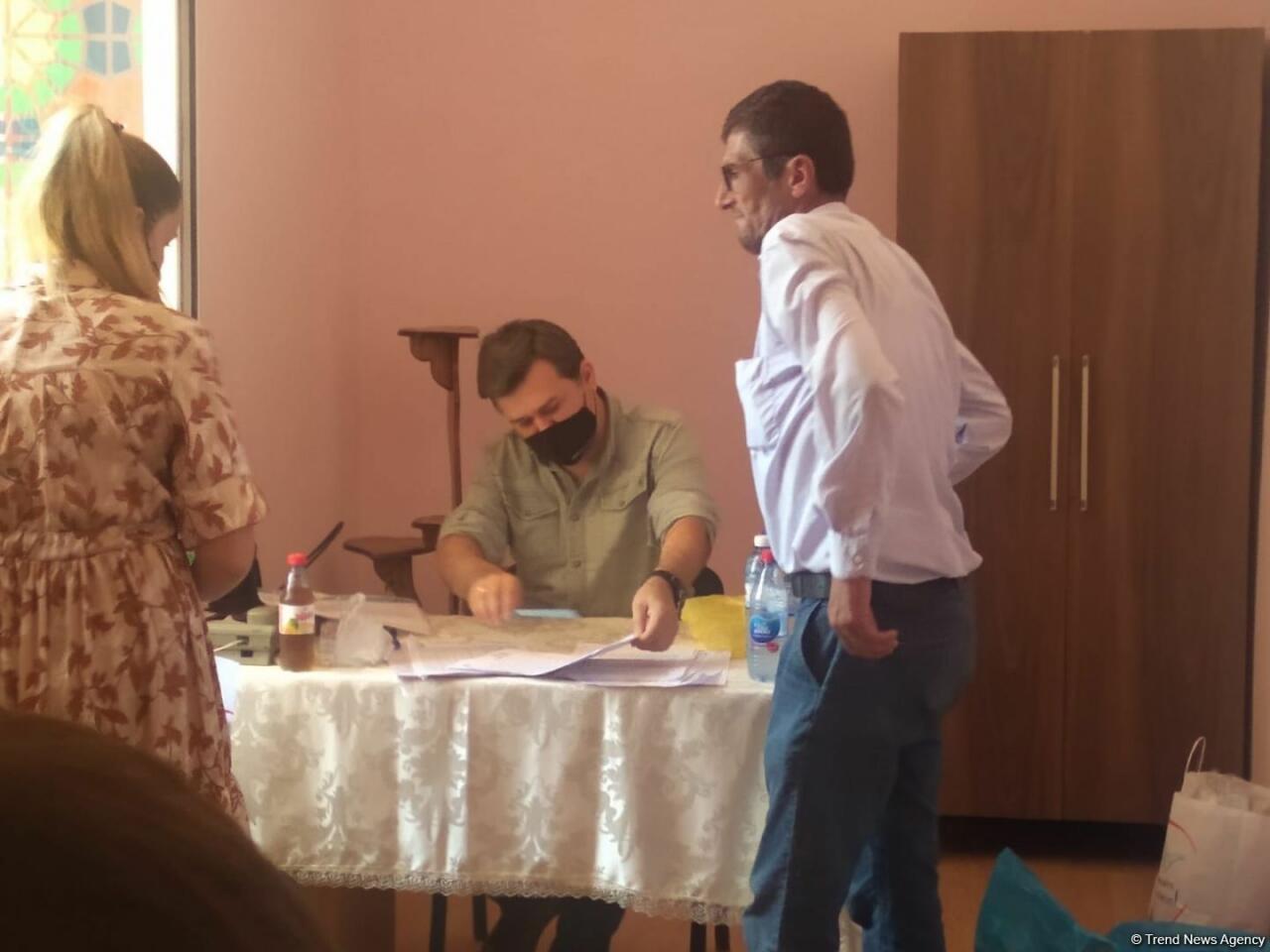 Deputat Sevil Mikayılovanın təşəbbüsü ilə Xudatda Qurban bayramı sovqatı paylanılıb