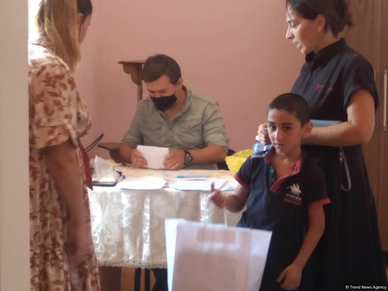 Deputat Sevil Mikayılovanın təşəbbüsü ilə Xudatda Qurban bayramı sovqatı paylanılıb