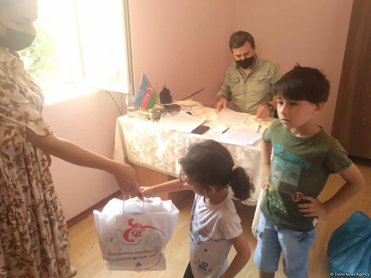 Deputat Sevil Mikayılovanın təşəbbüsü ilə Xudatda Qurban bayramı sovqatı paylanılıb