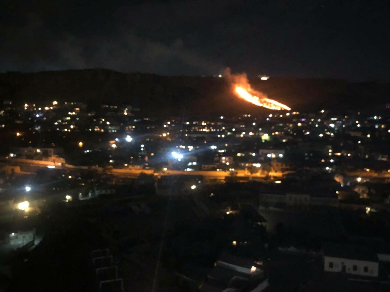 Крупный пожар в поселке Бадамдар