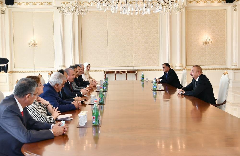 Президент Ильхам Алиев принял делегацию во главе с председателем Великого национального собрания Турции