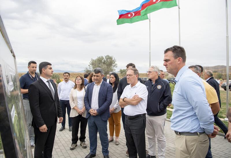 Губернатор штата Оклахома ознакомился в Зангилане с работами в рамках проекта "умное село"