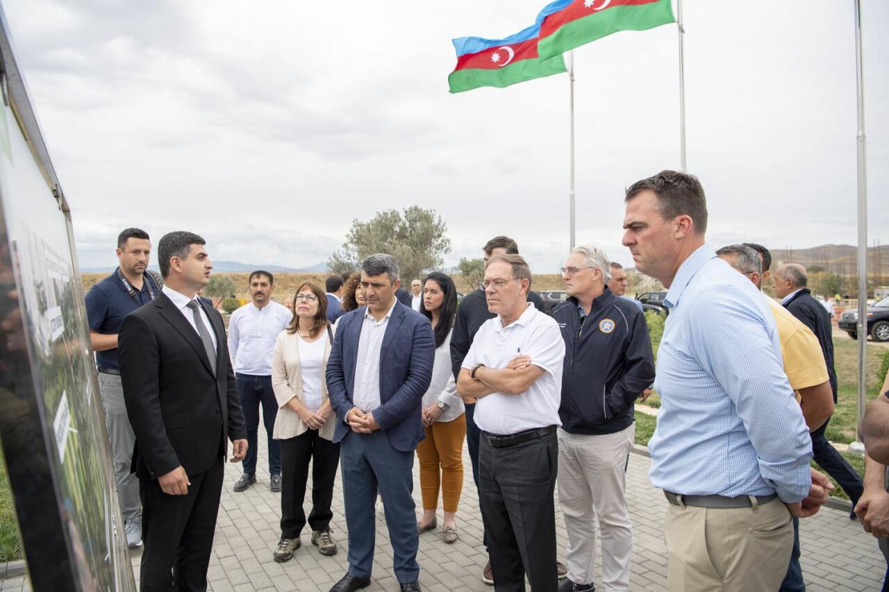 Губернатор штата Оклахома ознакомился в Зангилане с работами в рамках проекта "умное село"