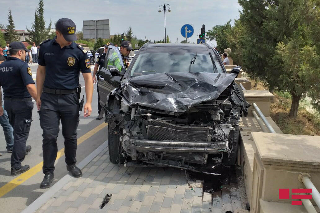 В Гаджигабуле столкнулись два автомобиля, много пострадавших