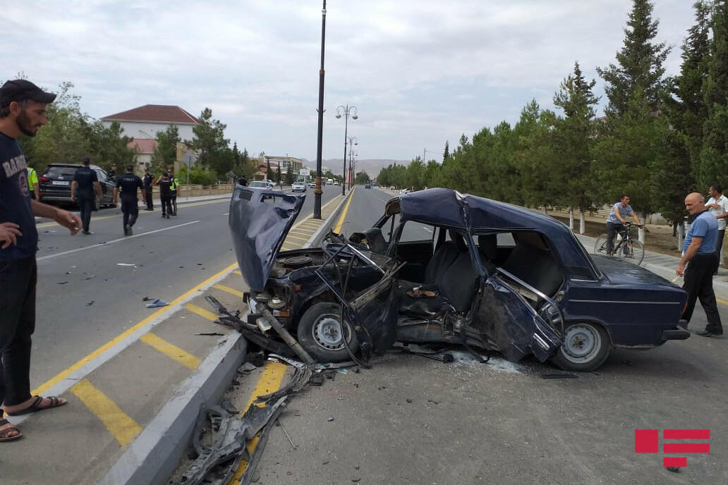 В Гаджигабуле столкнулись два автомобиля, много пострадавших