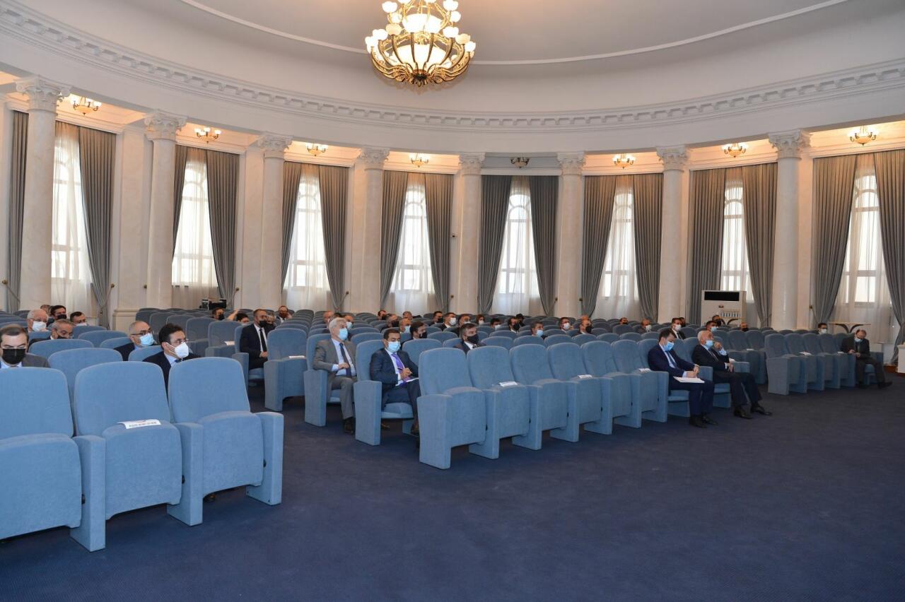 Глава МИД встретился с руководителями дипломатических представительств Азербайджана