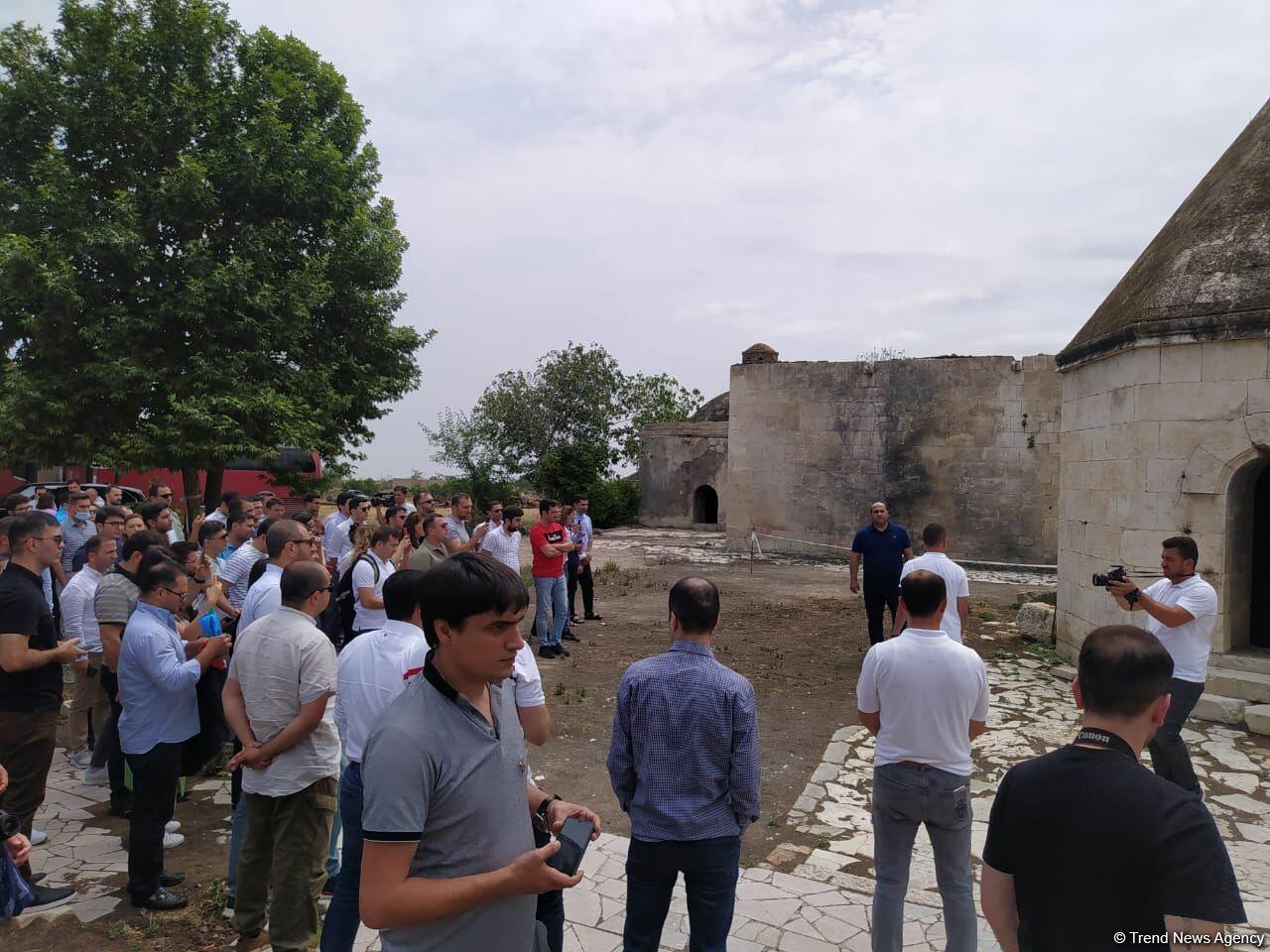 Организована поездка в Агдам азербайджанских выпускников зарубежных вузов