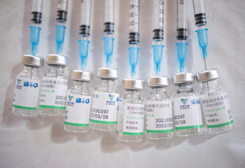 В России анонсировали регистрацию иностранной вакцины от COVID-19