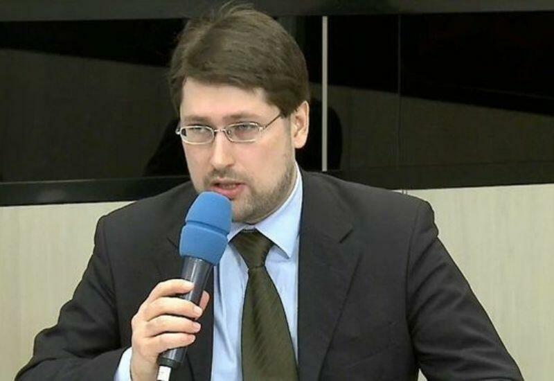 Попытки Пашиняна усидеть на двух стульях раздражают Москву