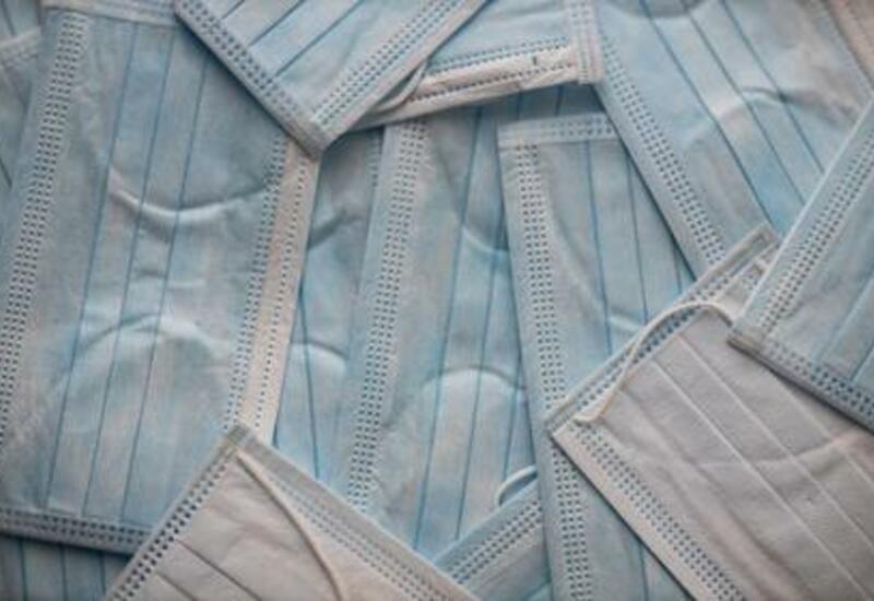 Китай заработал десятки миллиардов долларов на масках