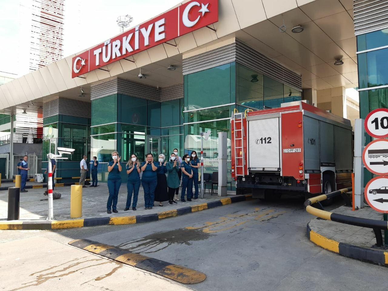 Третья группа пожарно-спасательных сил МЧС Азербайджана прибыла в Турцию