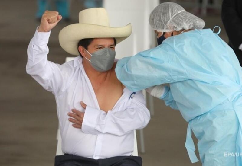 В США половину населения привили от коронавируса