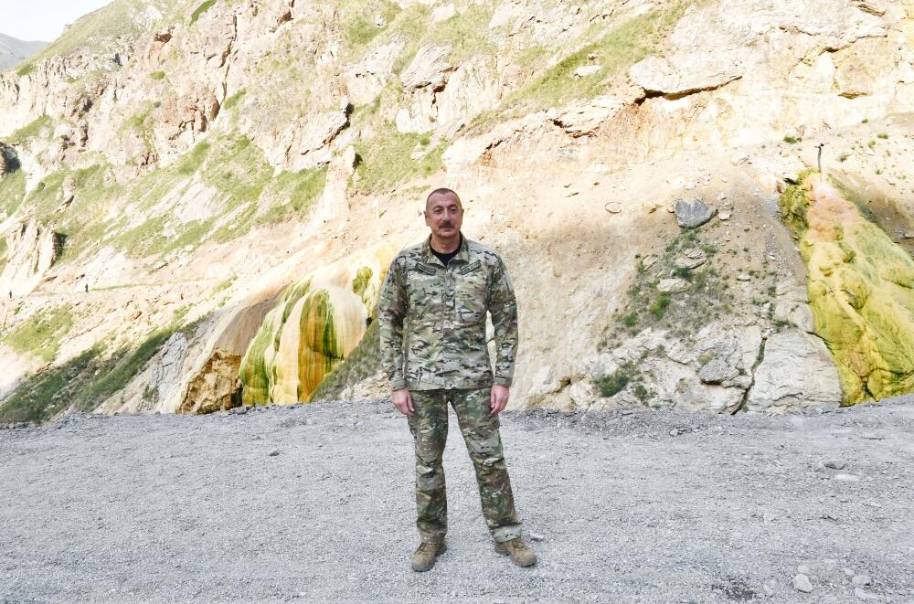 Prezident İlham Əliyev və Birinci xanım Mehriban Əliyeva Kəlbəcər və Laçın rayonlarında olublar