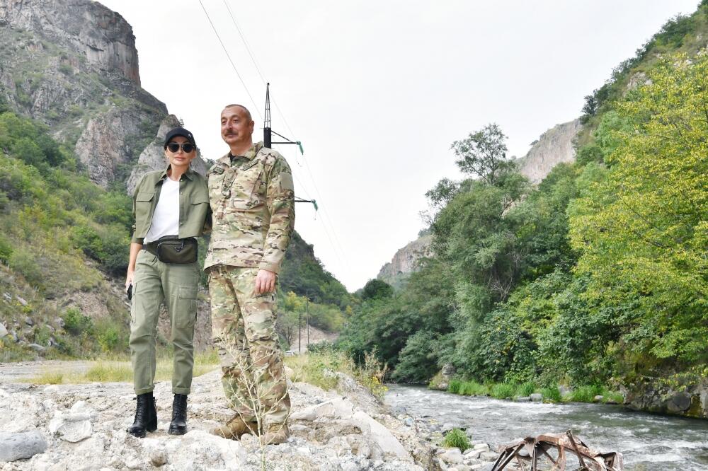 Prezident İlham Əliyev və Birinci xanım Mehriban Əliyeva Kəlbəcər və Laçın rayonlarında olublar