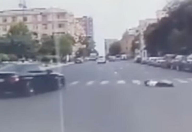 Yol polisi moped sürücüsünü vurub?