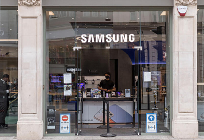 Сгоревший в самолете телефон Samsung могут снять с продажи