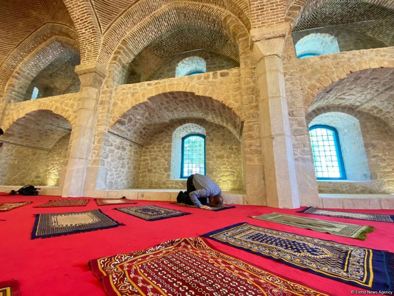 Şuşalılar Gövhər Ağa məscidində namaz qılıblar