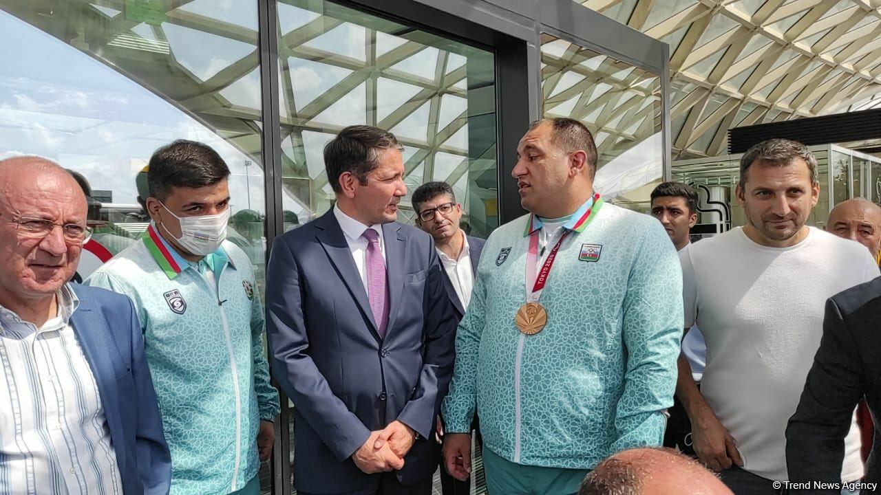 Еще одна группа паралимпийцев Азербайджана вернулась на родину