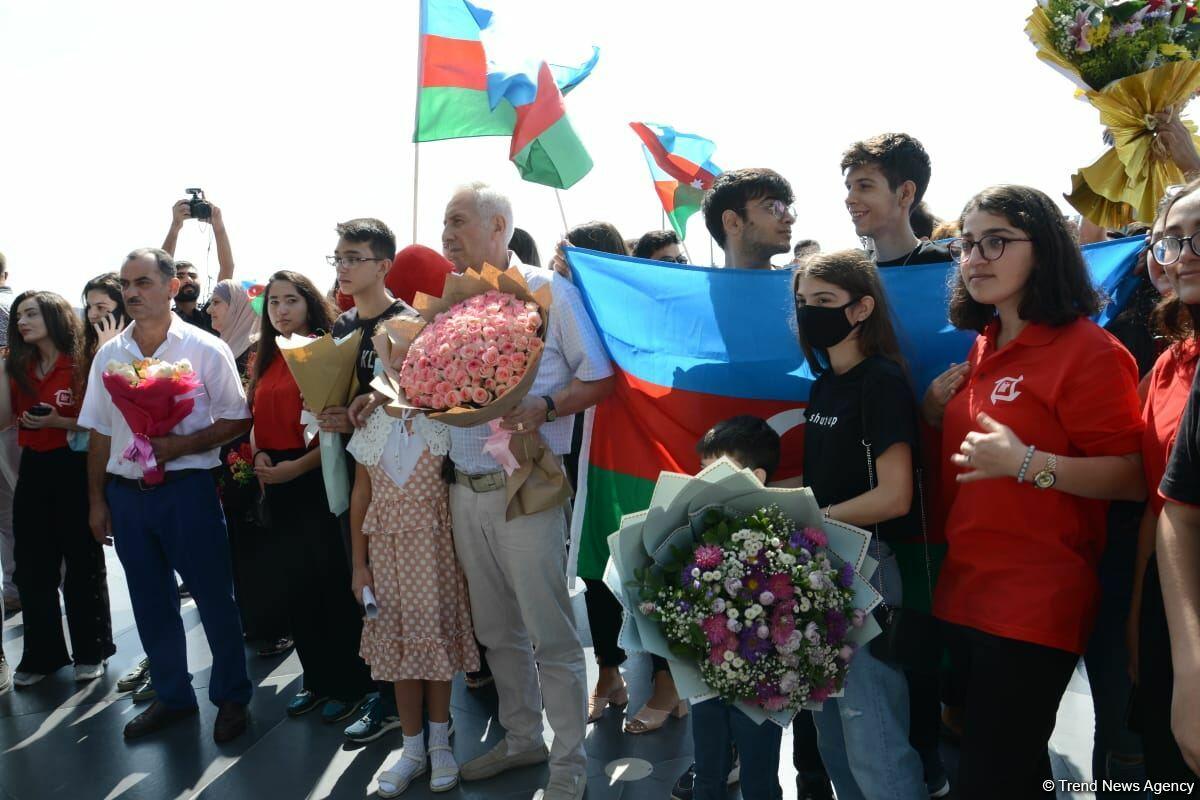Еще одна группа паралимпийцев Азербайджана вернулась на родину