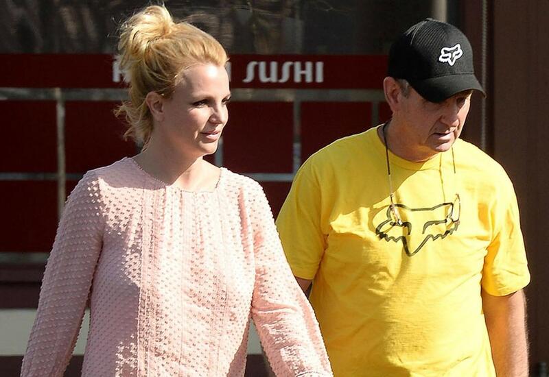 Отец Бритни Спирс подал ходатайство о прекращении опекунства над ней