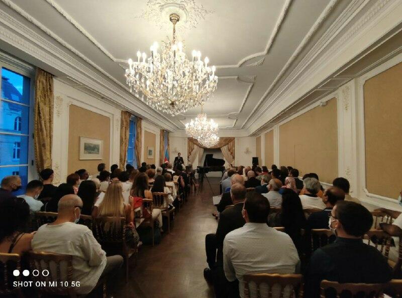 Во Франции состоялся концерт, посвященный памяти 4000 без вести пропавших азербайджанцев