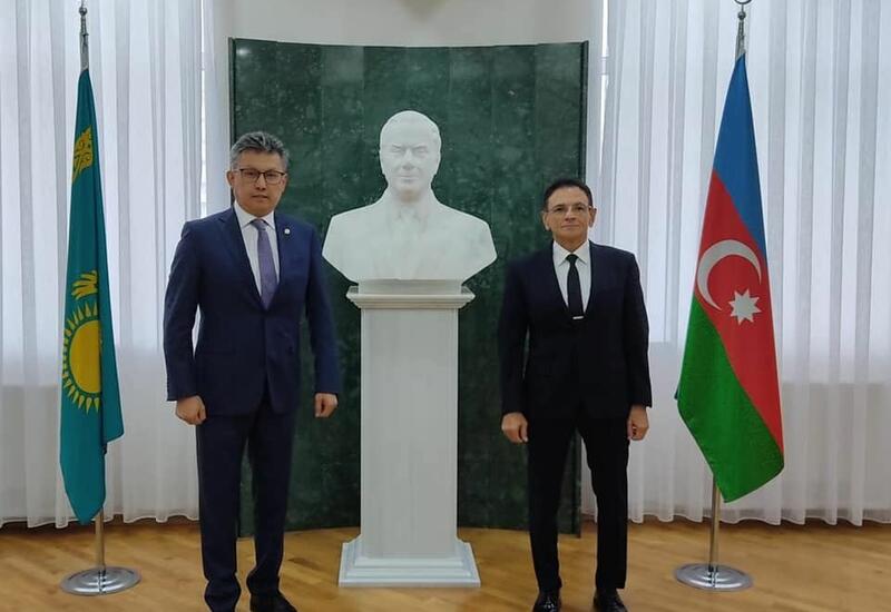 Мадат Гулиев встретился с министром торговли Казахстана