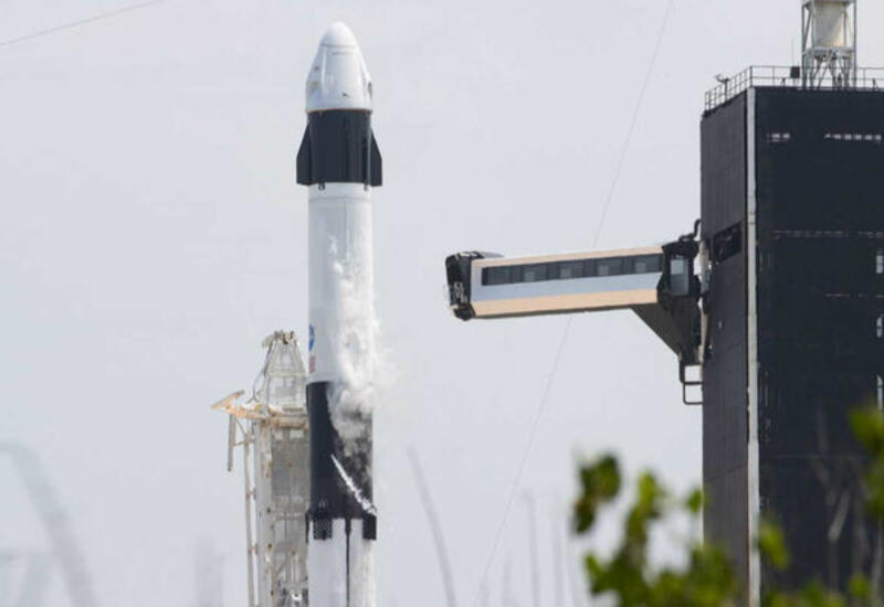 SpaceX Илона Маска запустит на орбиту первый экипаж астронавтов-любителей