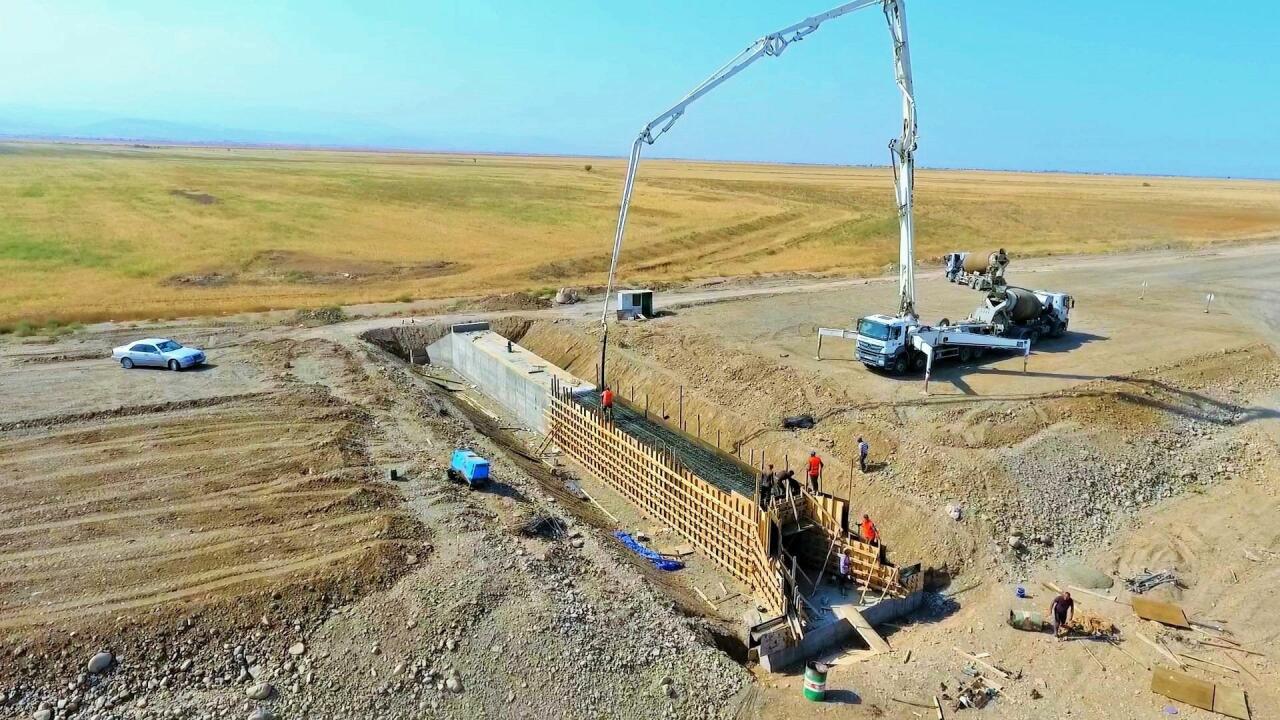 Продолжается строительство автодороги Барда-Агдам