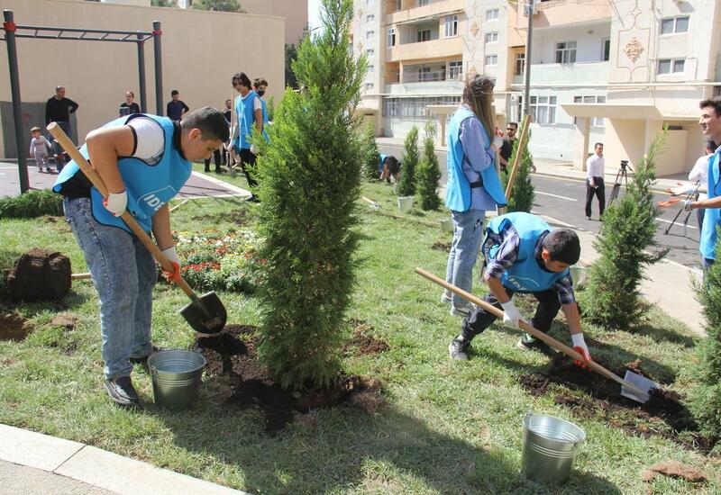 Paytaxtda abadlaşdırılan növbəti həyət sakinlərin istifadəsinə verilib