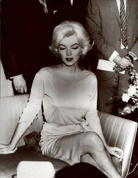 Merilin Monro yadplanetlilərə görə öldürülüb