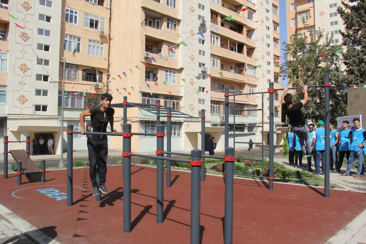 Paytaxtda abadlaşdırılan növbəti həyət sakinlərin istifadəsinə verilib