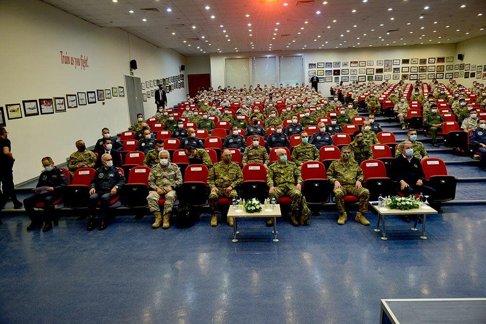 Главы военных ведомств Азербайджана и Турции понаблюдали за ходом совместных учений «Сокол ТурАз – 2021»