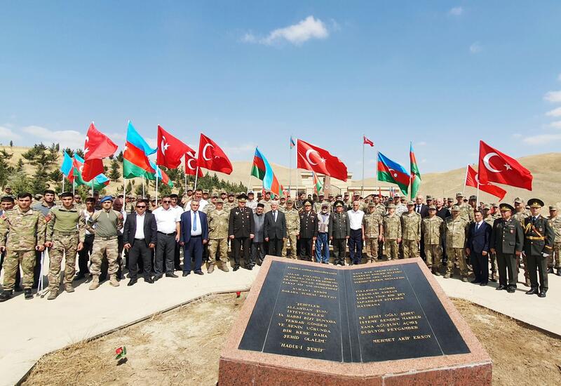 Acıdərə Türk şəhidliyinə yürüş keçirilib