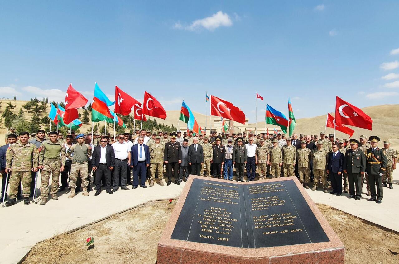 Acıdərə Türk şəhidliyinə yürüş keçirilib