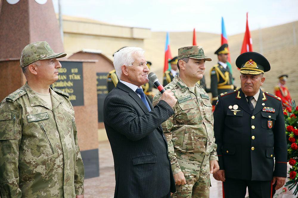 Acıdərə Türk şəhidliyinə yürüş keçirilib