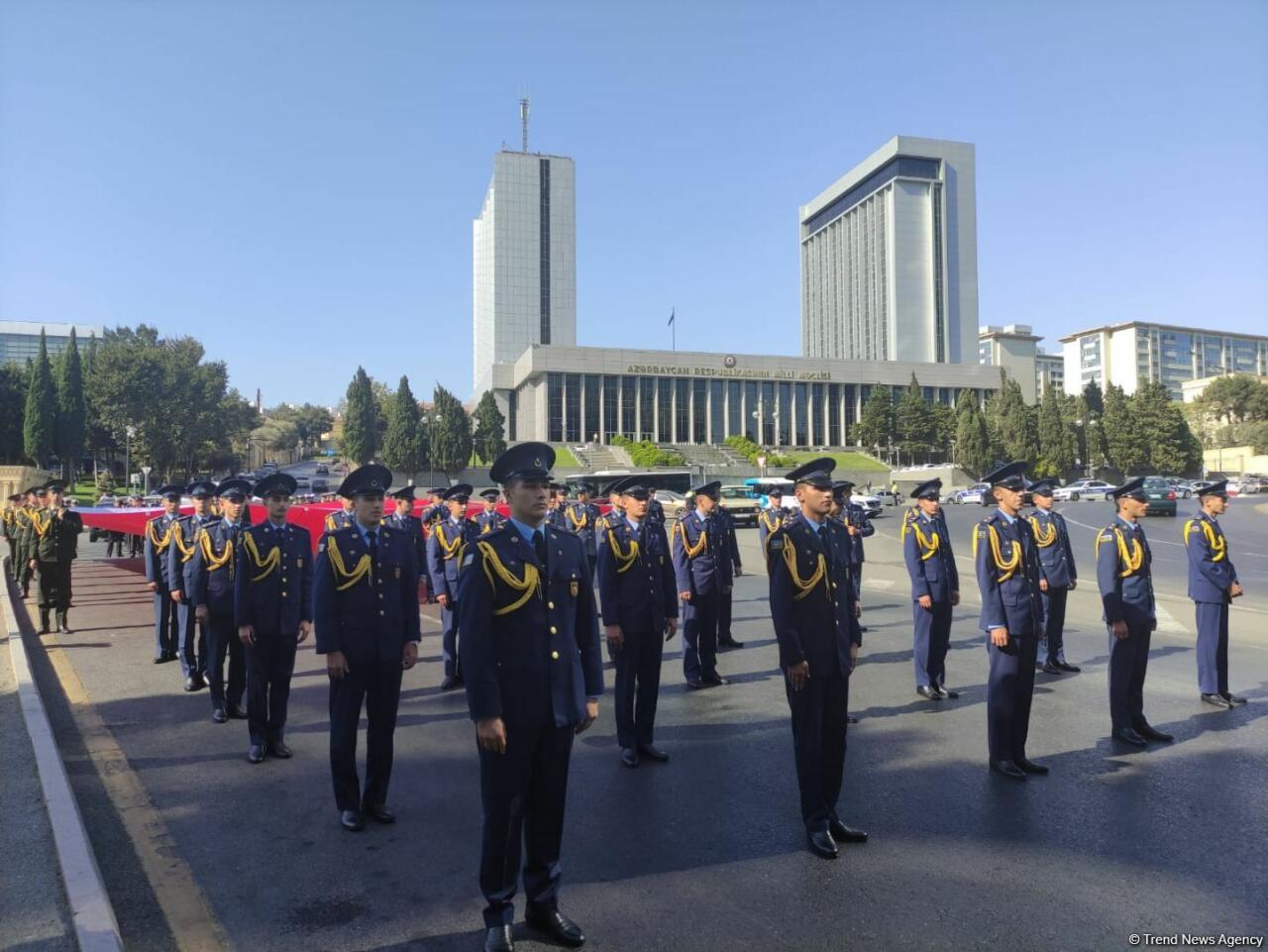 В Баку проходят шествия в связи со 103-й годовщиной освобождения города Кавказской исламской армией