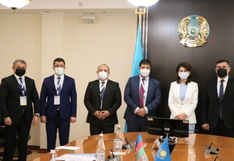Казахстанский министр и представители Азербайджана обсудили развитие отношений двух стран