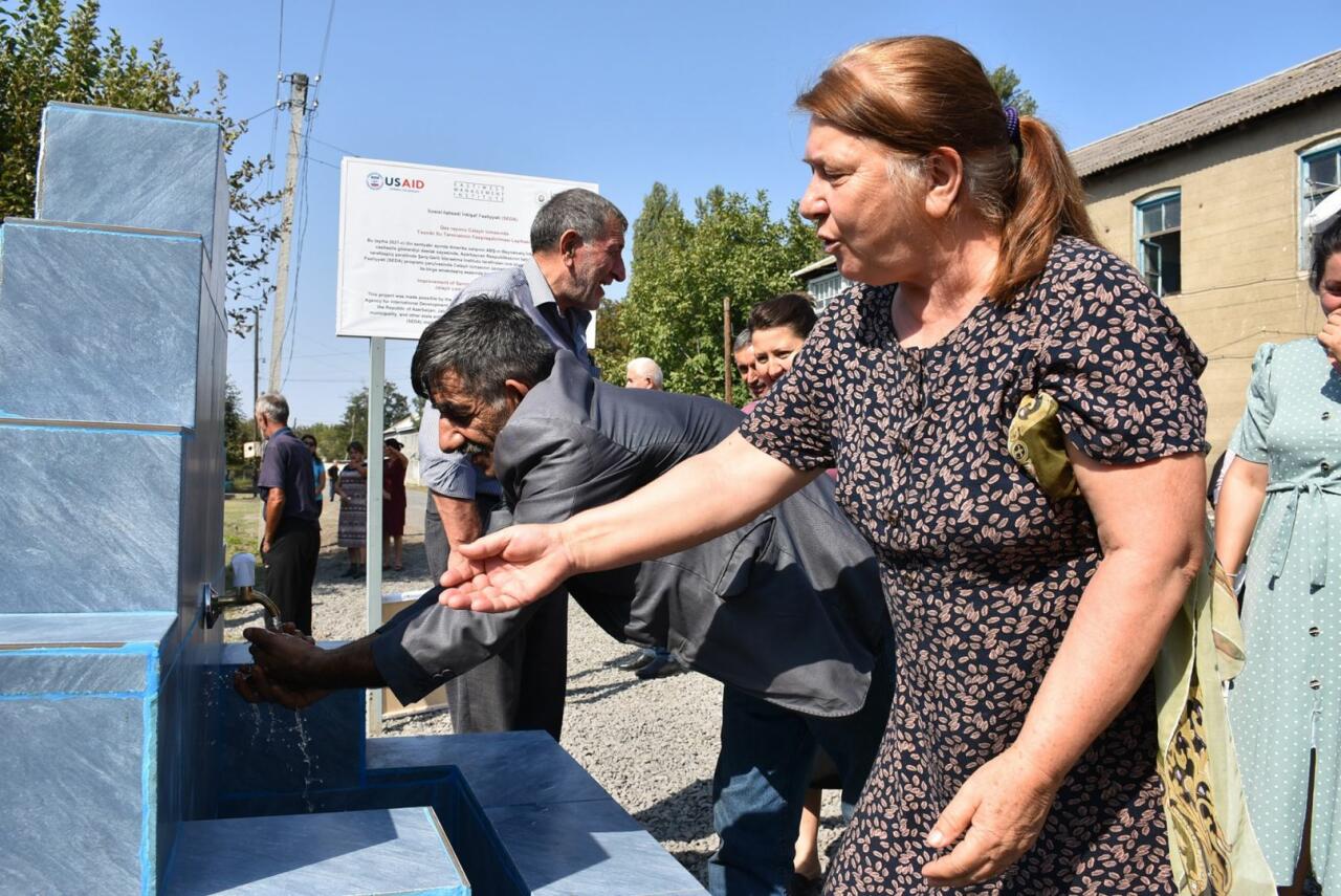 USAID поддерживает участие граждан в улучшении инфраструктуры в Балакане, Гахе и Загаталах