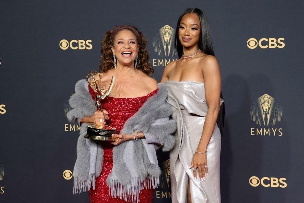 Стали известны лауреаты премии Emmy - 2021
